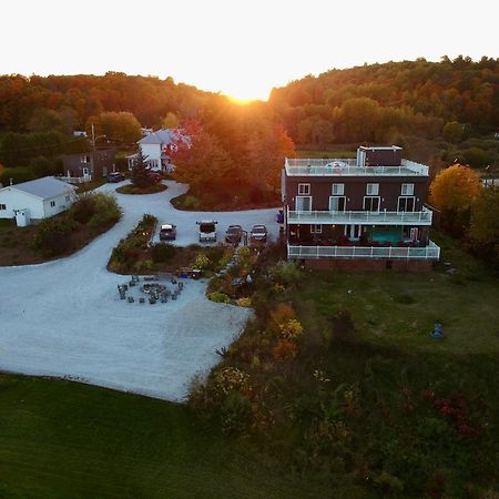 Resort Lac Ste-Marie Lac Sainte-Marie Buitenkant foto