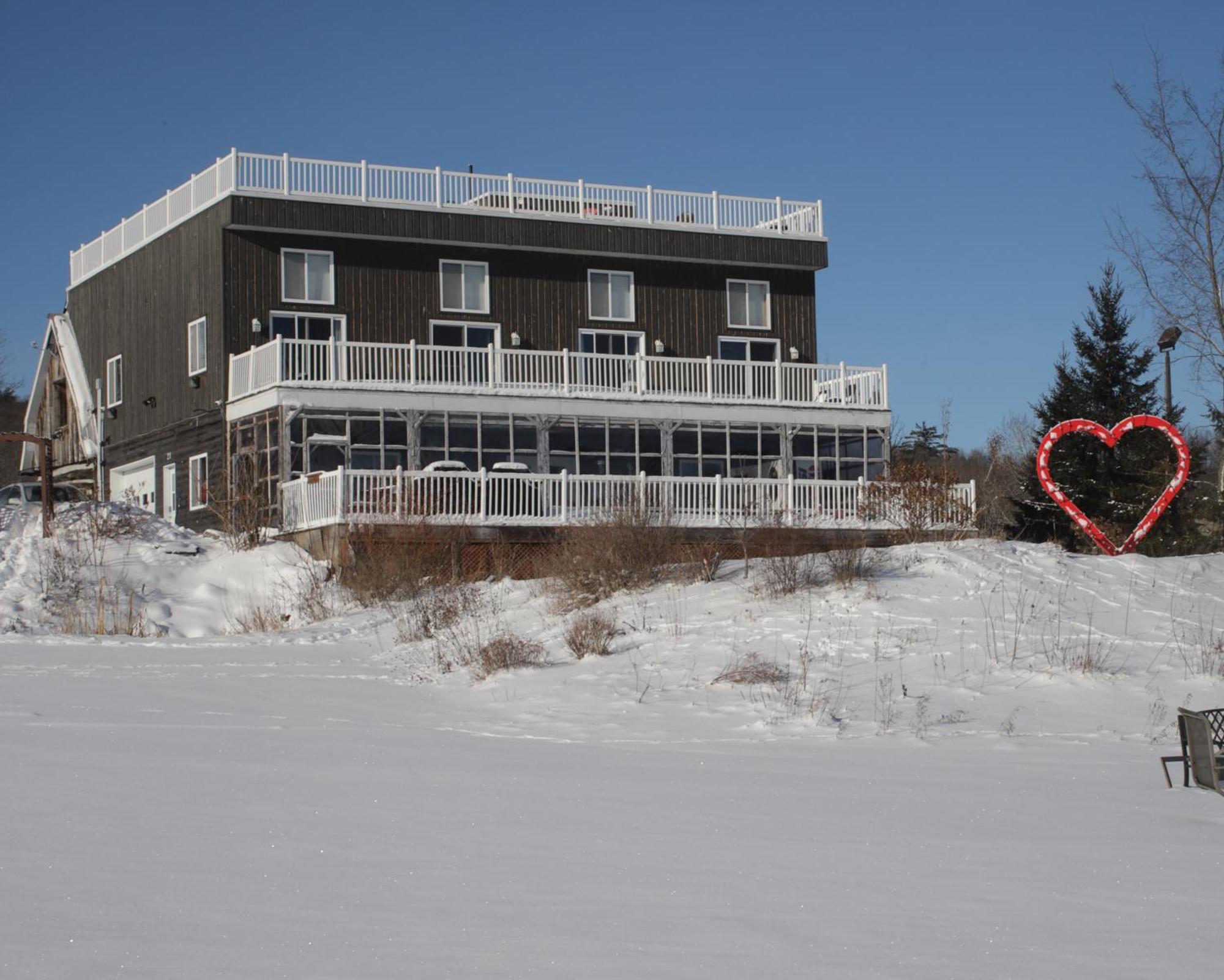 Resort Lac Ste-Marie Lac Sainte-Marie Buitenkant foto